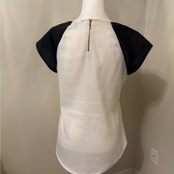 Express Black and White Women's Blouse - Picture 2 of 4